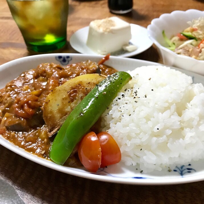 トマトたっぷり 夏野菜カレー レシピ 作り方 By サランちゃんのキッチン 楽天レシピ トマトたっぷり 夏野菜カレー レシピ 作り方 By サランちゃんのキッチン 楽天レシピ